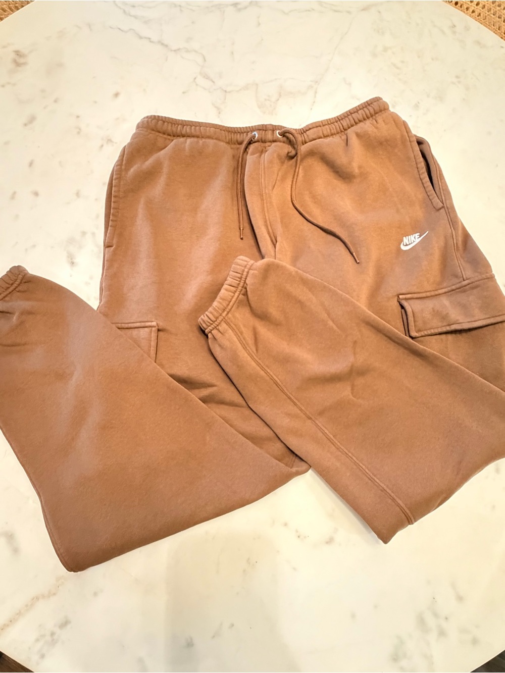 Nike Men’s Fleece Cargo Sweatpants Tan / Brown Excellent Condition Size Large - Picture 2 of 4